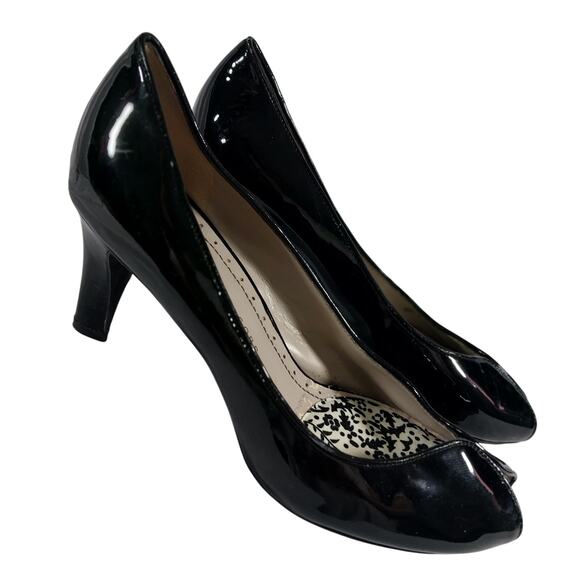MARC JACOBS! ULTRA CHIC BLACK PATENT LEATHER PEEP-TOE HEELS, PUMPS! SZ 7M - Picture 1 of 10
